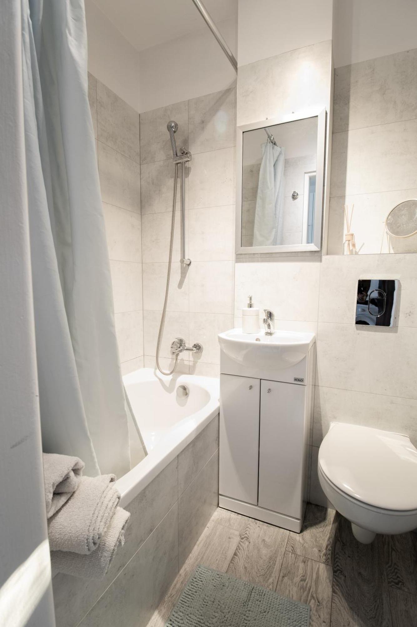 Piotrapartments - Bruna Green City Apartment Warsaw Ngoại thất bức ảnh